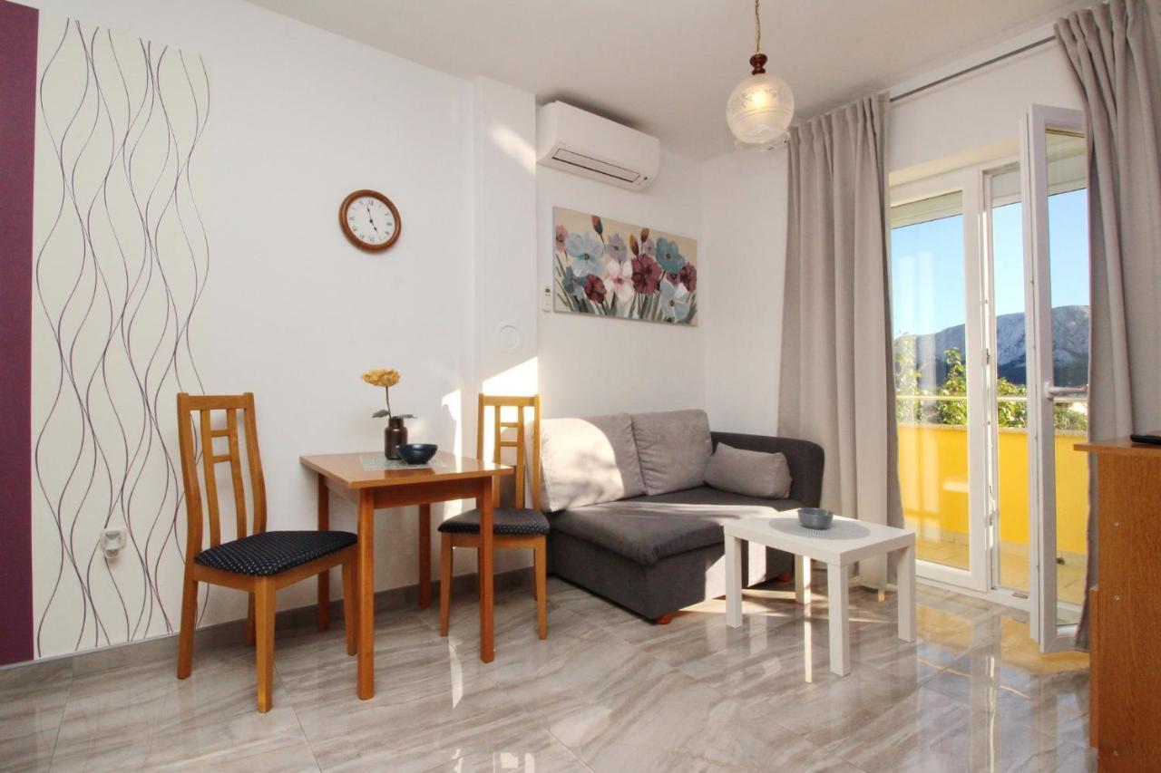 Apartments With A Parking Space Baska, Krk - 18716 المظهر الخارجي الصورة
